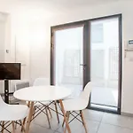 004 - Moderne Et Terrasse - Jeanne D'arc, 公寓