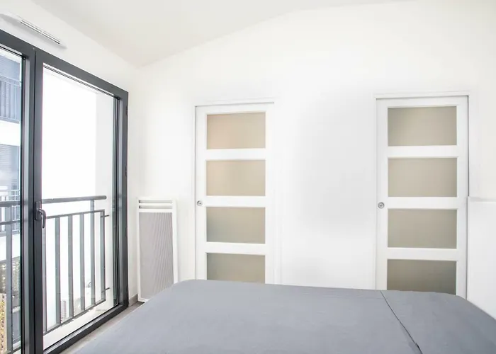 004 - Moderne Et Terrasse - Jeanne D'arc, * Toulouse