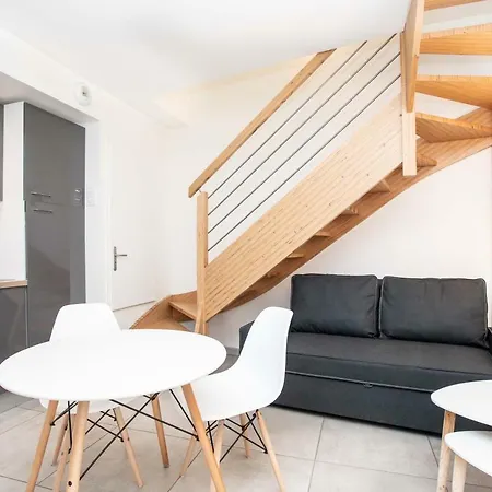 004 - Moderne Et Terrasse - Jeanne D'arc,